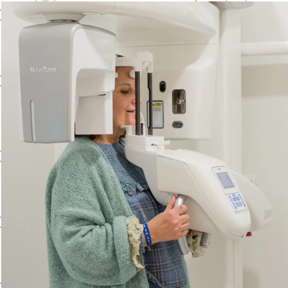 𝐓𝐀𝐂 𝟑𝐃: 𝐂𝐨𝐦𝐩𝐫𝐞𝐡𝐞𝐧𝐬𝐢𝐯𝐞 𝐚𝐧𝐝 𝐏𝐫𝐞𝐜𝐢𝐬𝐞 𝐃𝐢𝐚𝐠𝐧𝐨𝐬𝐢𝐬! Discover the ideal solution for your treatment with the 3D CT scan. With high-resolution, detailed images, we ensure a more accurate and personalized diagnosis, enabling fast and safe results. Schedule your exam and see the future of your oral health! 🦷✨